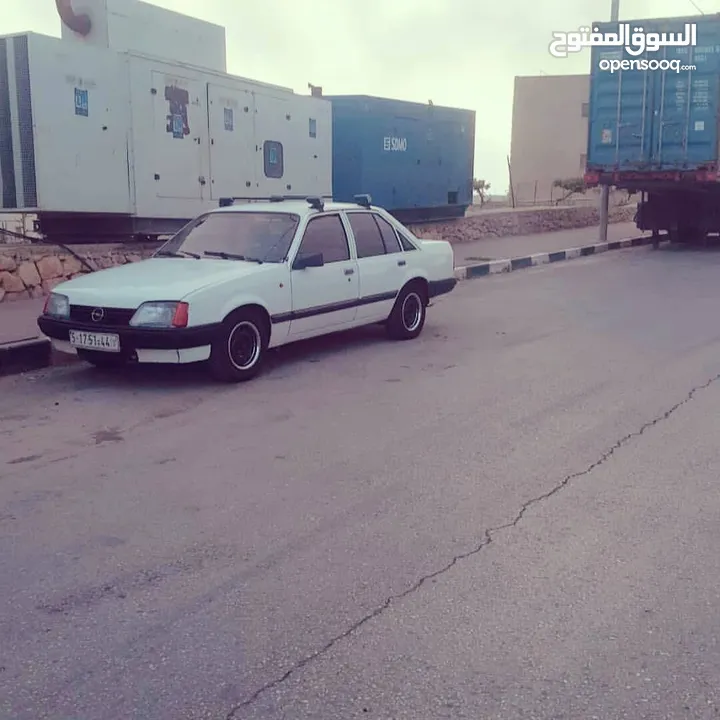 ابل ريكورد متور 1800 بنزين وعليه تحويلة غاز