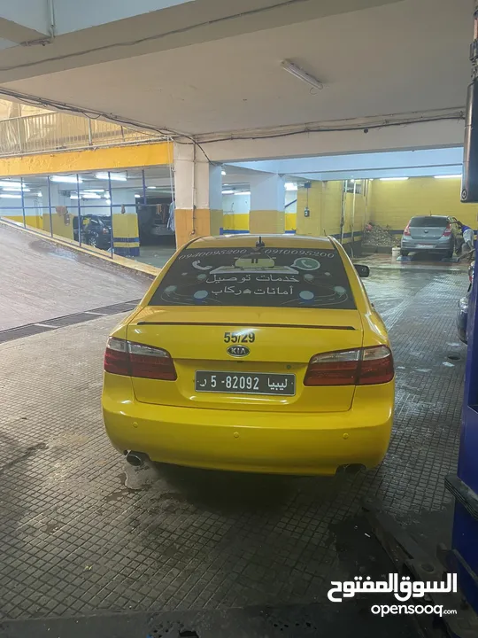 سائق تاكسي داخل طرابلس 