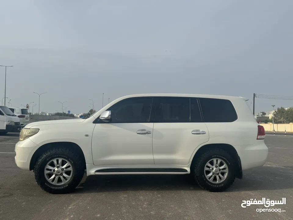 تويوتا لاند كروزر استيشن Toyota Land Cruiser GXR