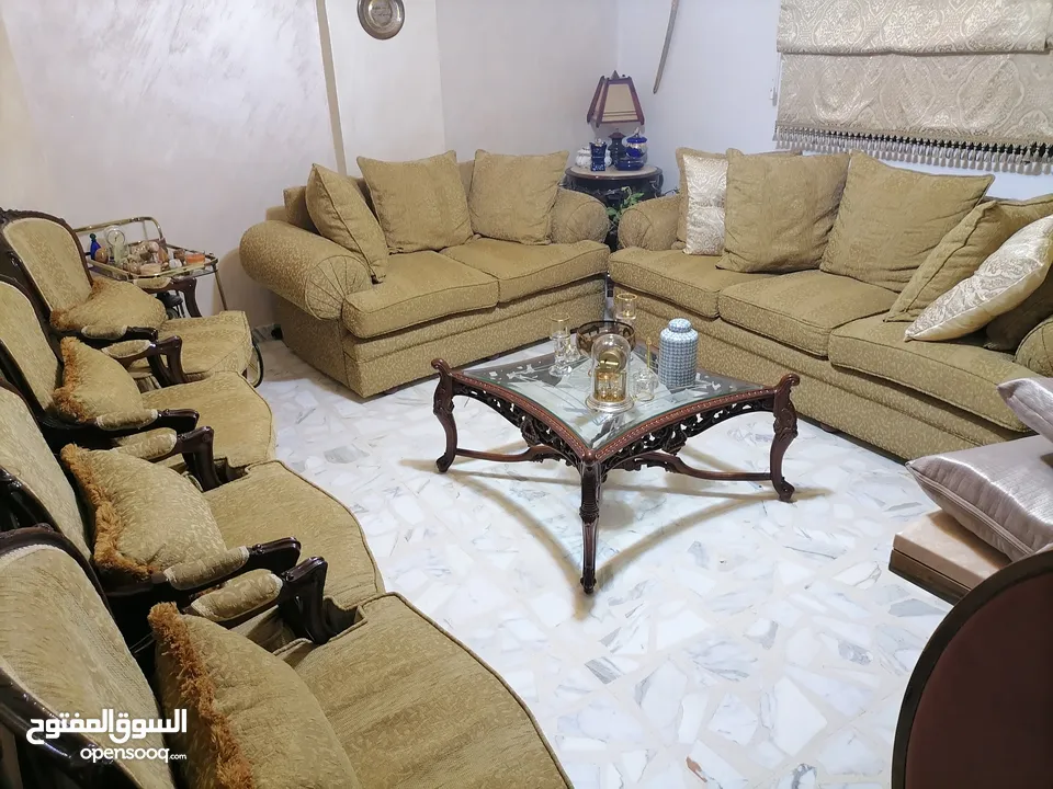 طقم كنب تسع مقاعد