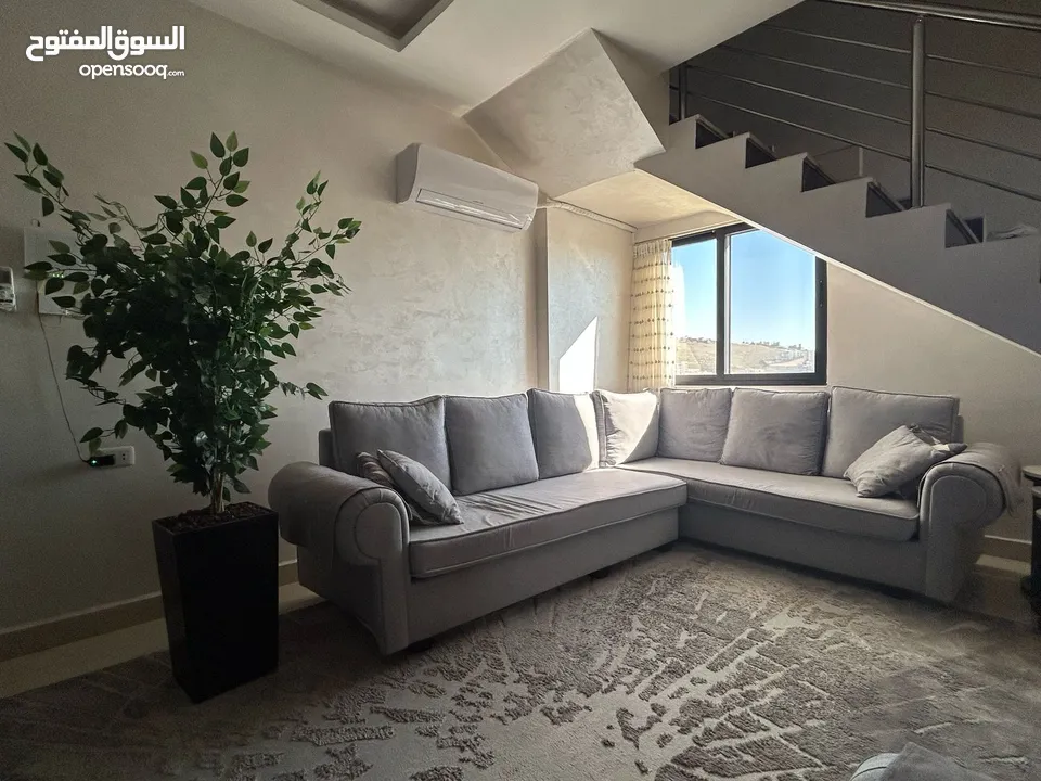 كنب شبه جديد للبيع