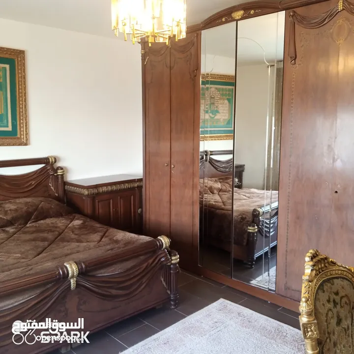 طابقين و ما يعلوه للبيع من ضمن عمارة سكنية