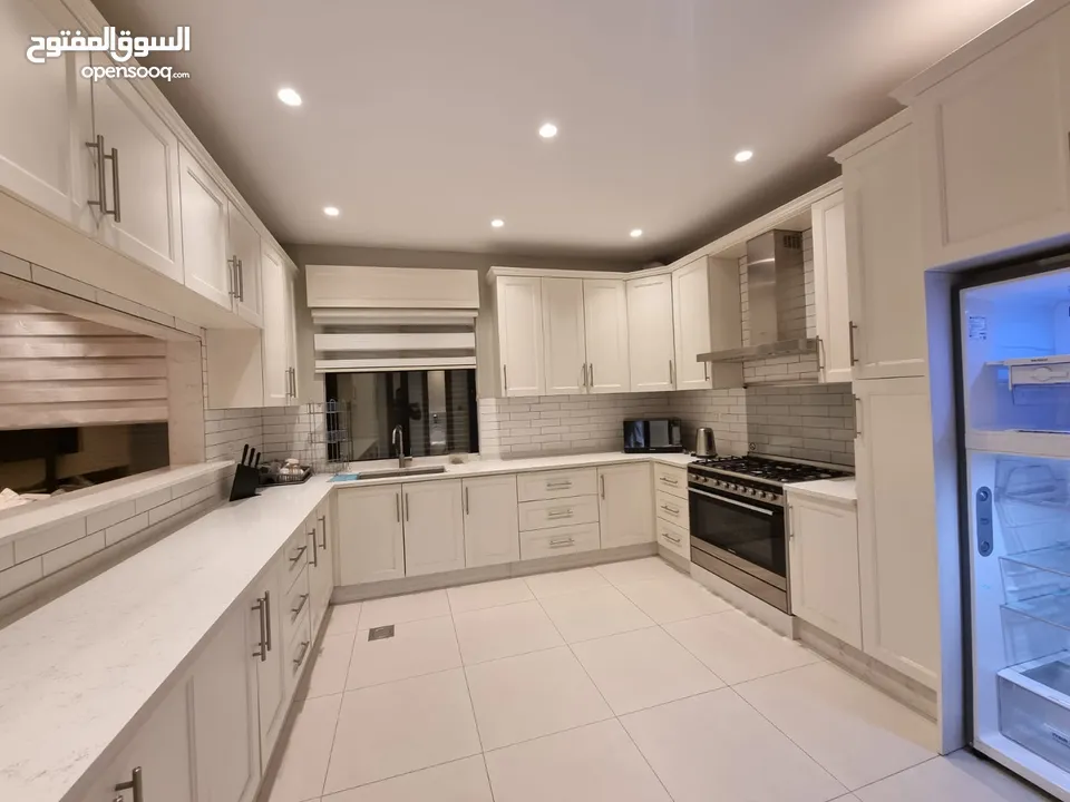 شقة فاخرة لللايجار في عبدون ( Property 40226 ) سنوي فقط