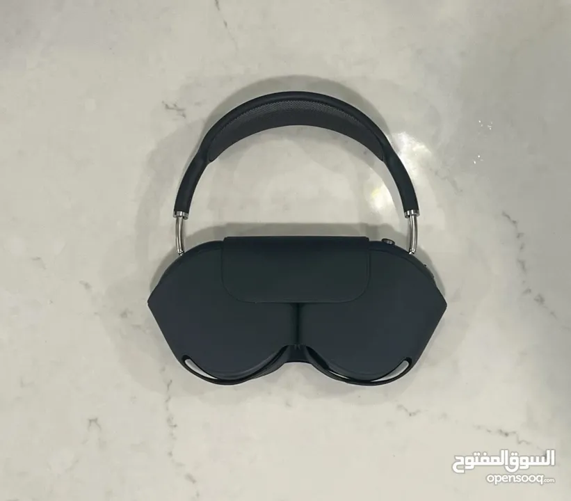 سماعات Apple AirPods Max بحالة ممتازة