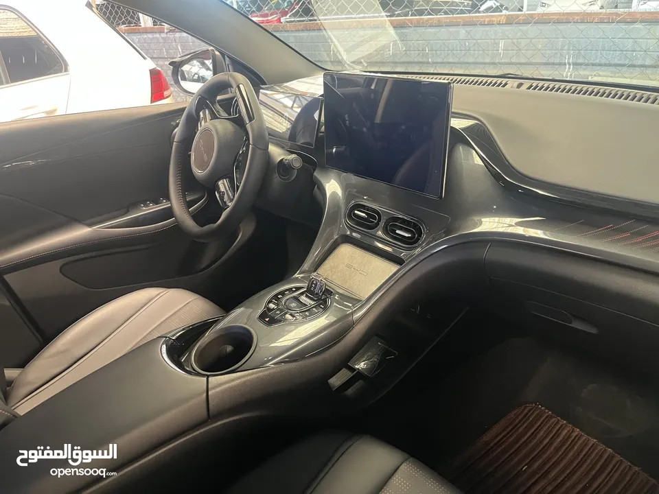 E2 Luxury 2023 جمرك اليوم