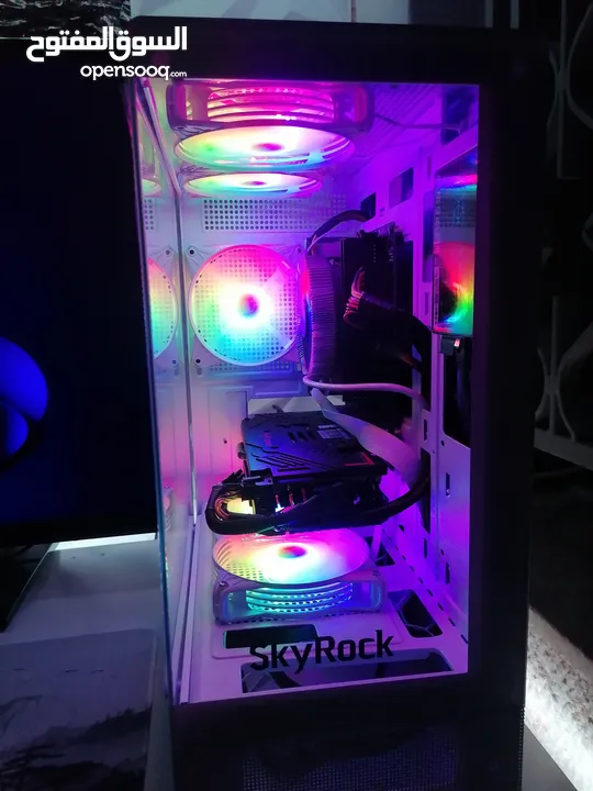 كمبيوتر العاب Gaming Pc بحاله الوكاله استعمال خفيف المواصفات بالوصف :) لون أبيض كيس حوض سمك