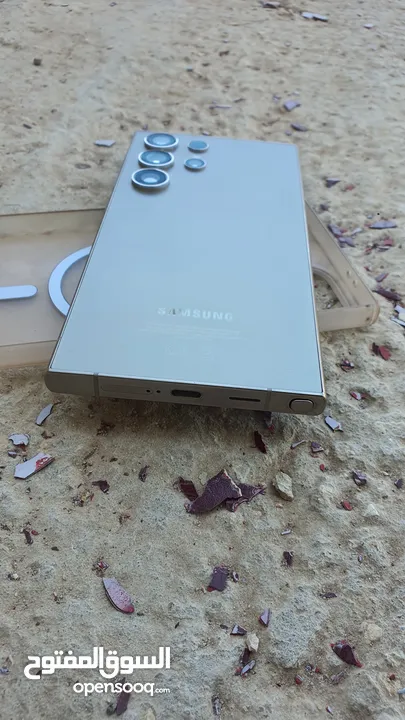 بحاله ممتازه وسعر ممتاز s24 ultra شوف الوصف