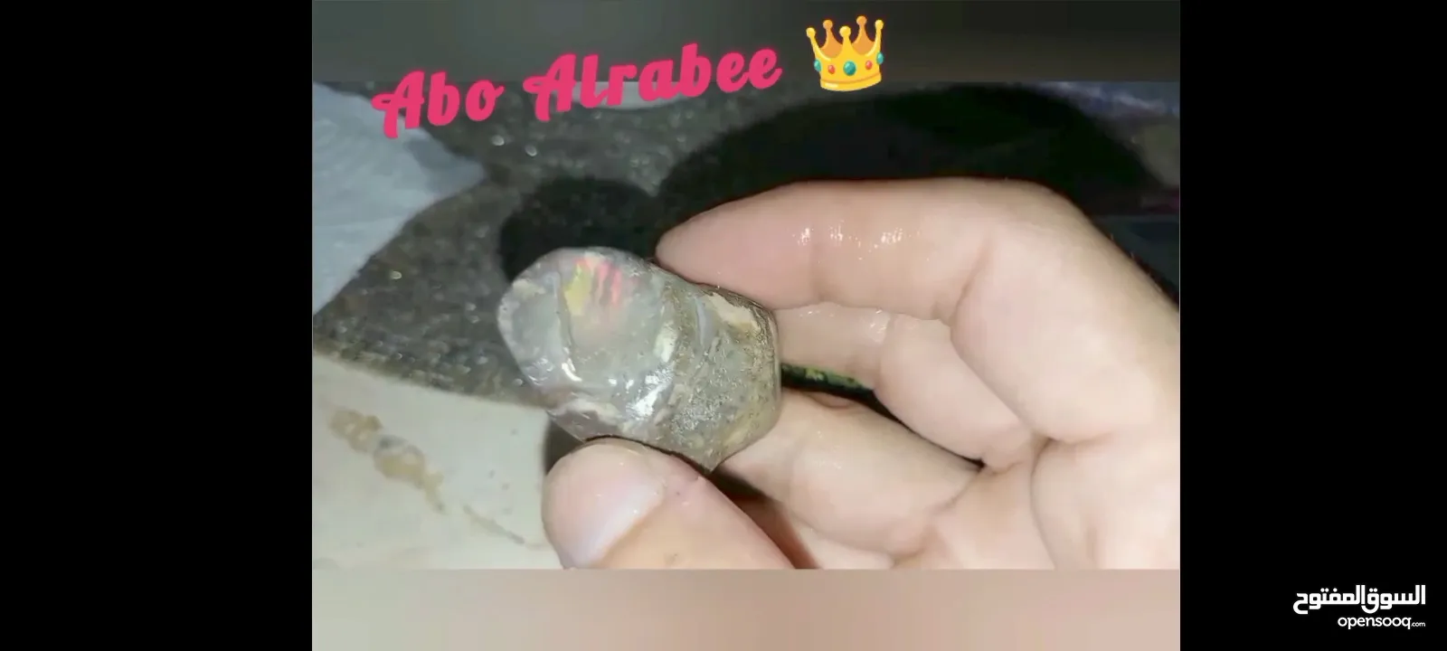 حجر اوبال نوع قوس قزح النادر حجر الاوبال الكريم فاير قوي جدا متعدد الألوان فاير احمر الأكثر ندرة