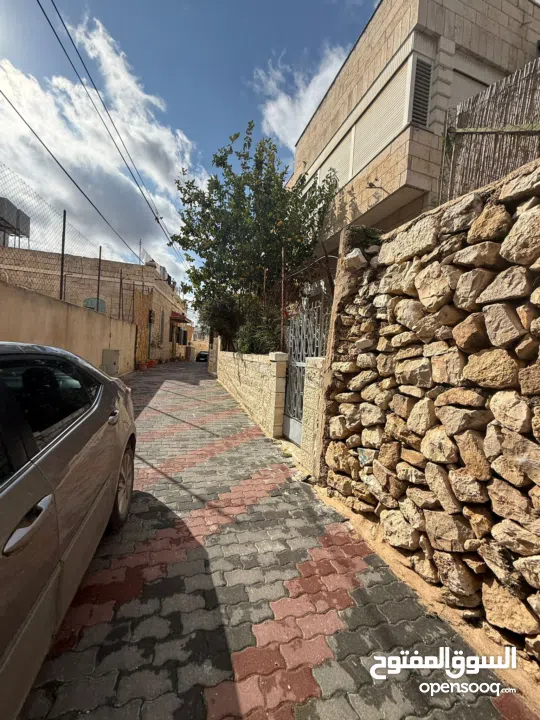 عيس جورج جبرية