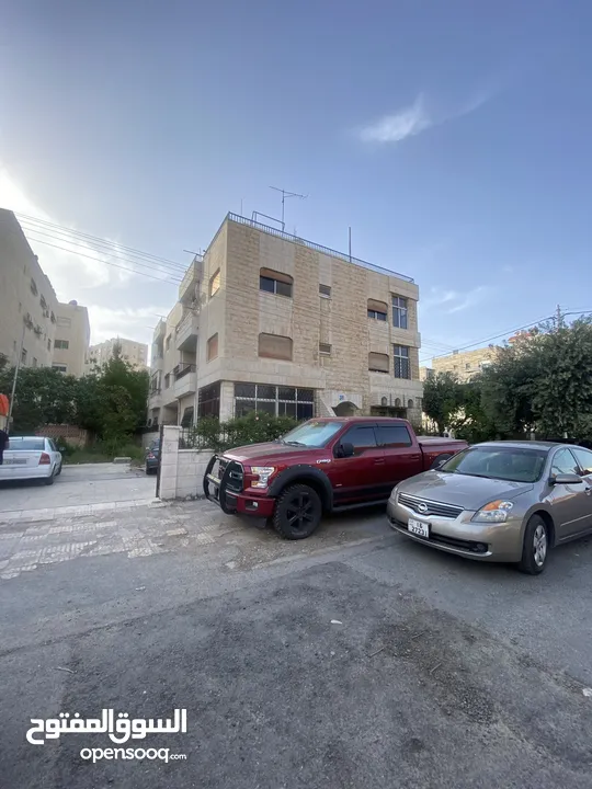 إسكان مميز  للبيع في قلب المدينه الرياضية بجانب مسجد زكي ابو عيد شارع ابن زريق
