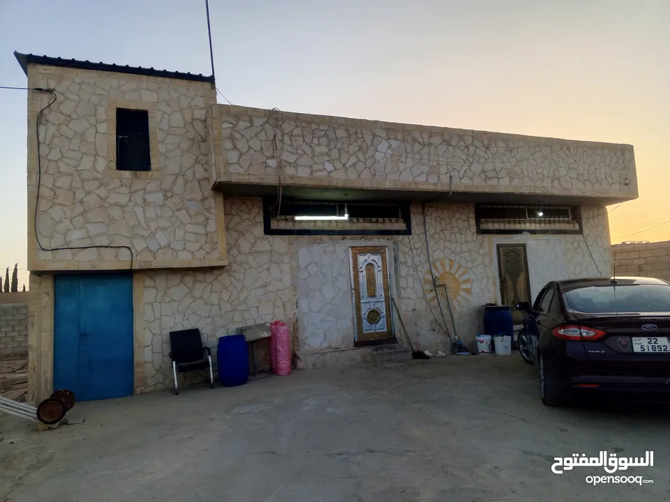 معمل اجبان أو مخللات