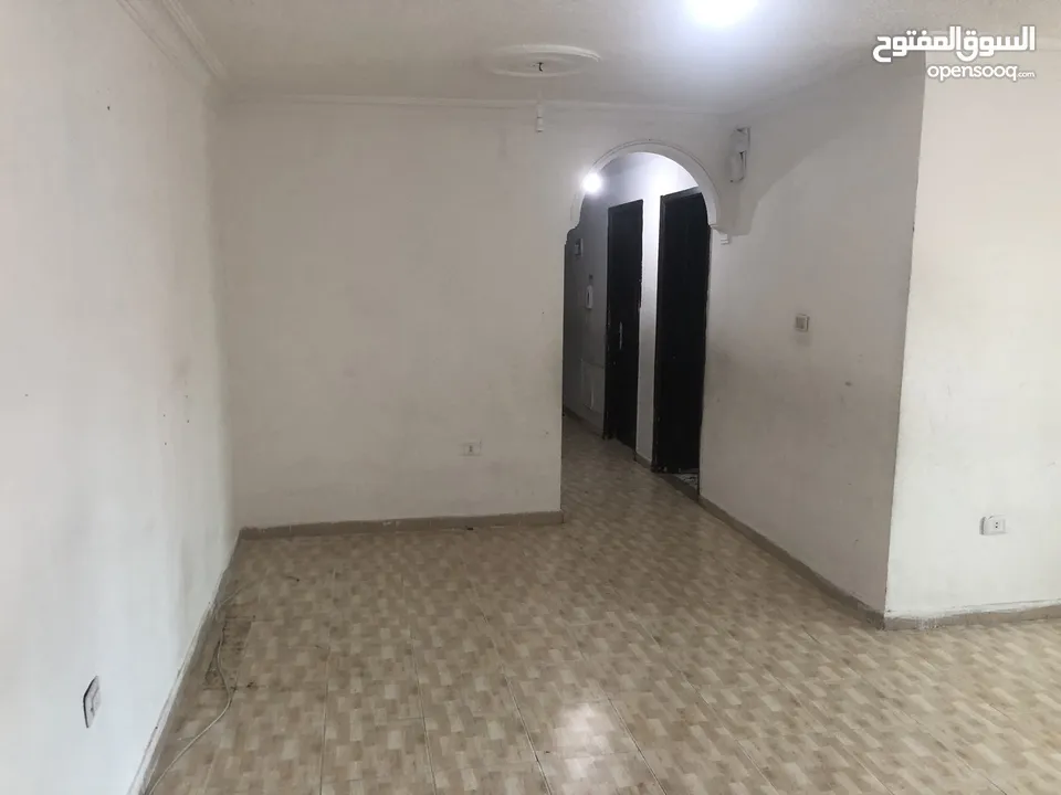 Empty apartment for Rent