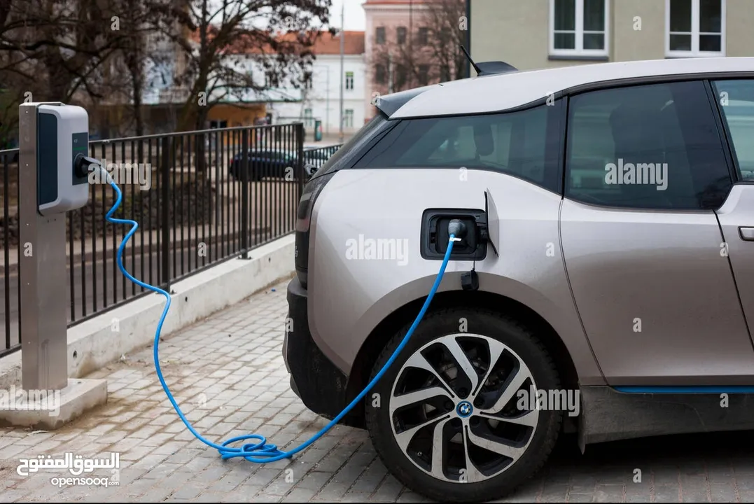 50 كم ماشيه دفعه 6500  قسط 200 بدون بنك BMW i3  شحن منزلي و كازيه نظام بنزين ريكس تيرا