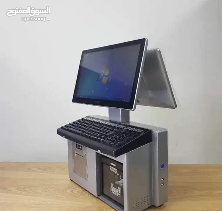 رفوف خشب وسلات محلات وأجهزة باركود