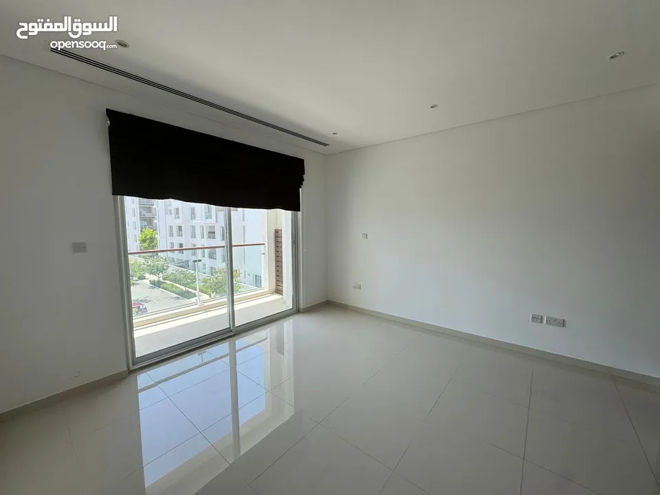1 BR Compact Flat in Al Mouj – For Rent