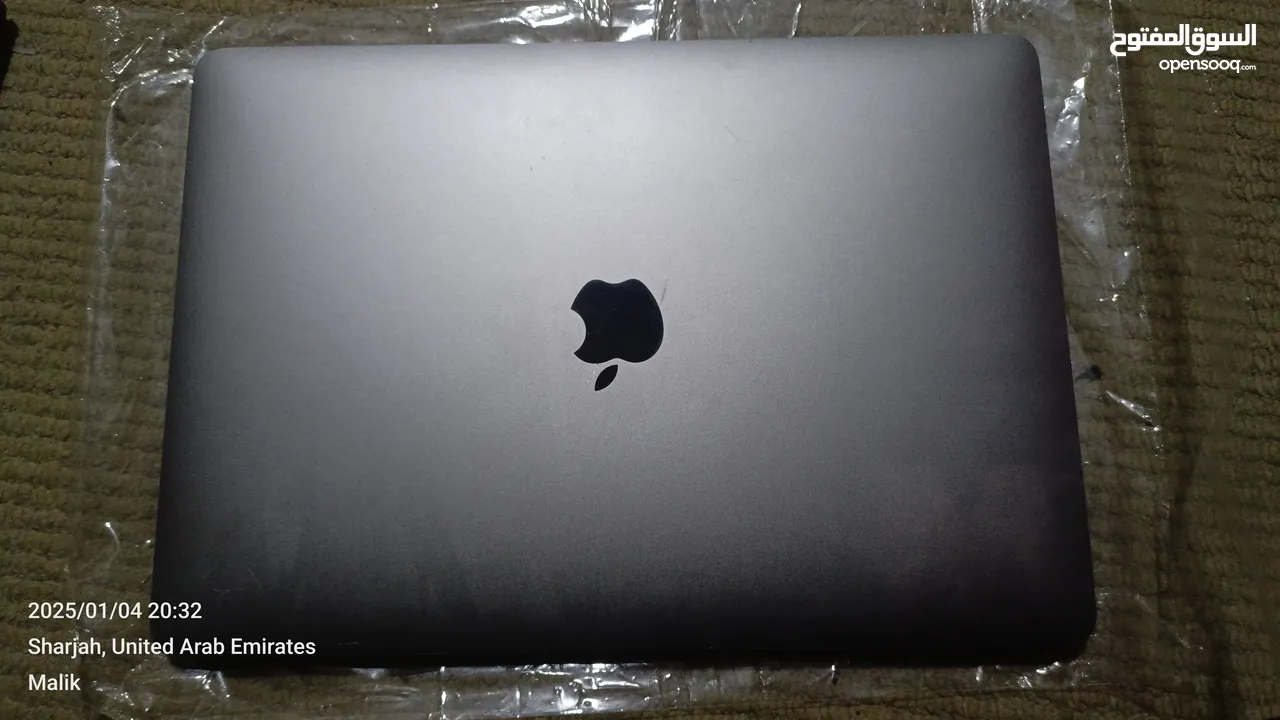 MacBook Pro Model 2017 I7 generation 16GB Ram 256 SSD Without charges