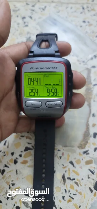 ساعة كارمن GPS مع الشاحن السعر 60 الف
