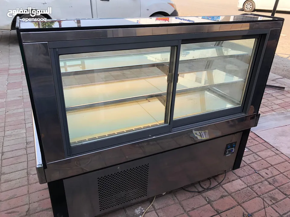 Refrigerator  Bakery Display Cakes