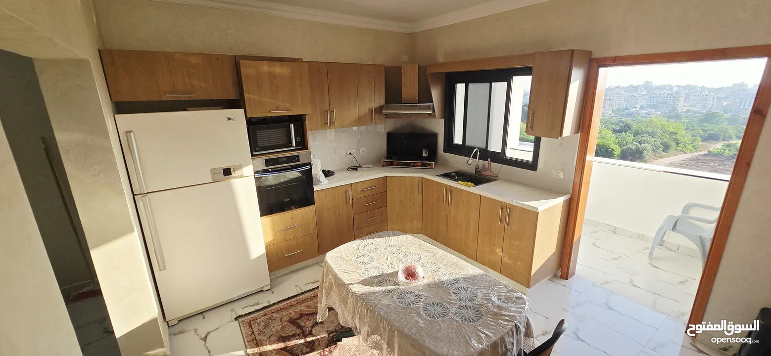 شقق سكنية للإيجار بتشطيبات متكاملة في مدينة طولكرم، مع خيارات مفروشة وغير مفروشة.