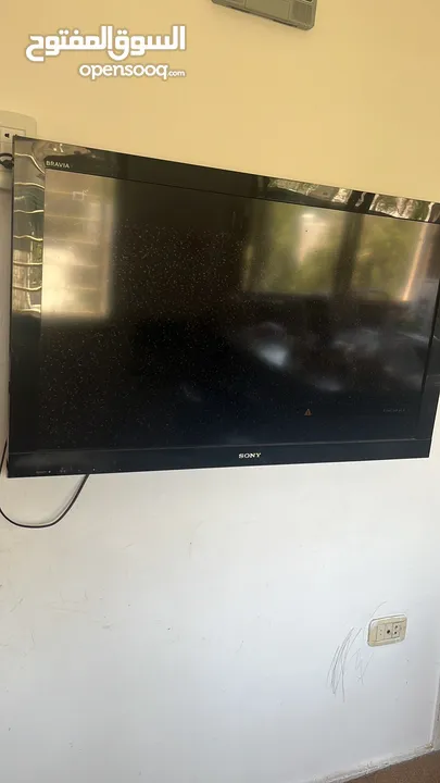 شاشة تلفزيون بحالة ممتازة