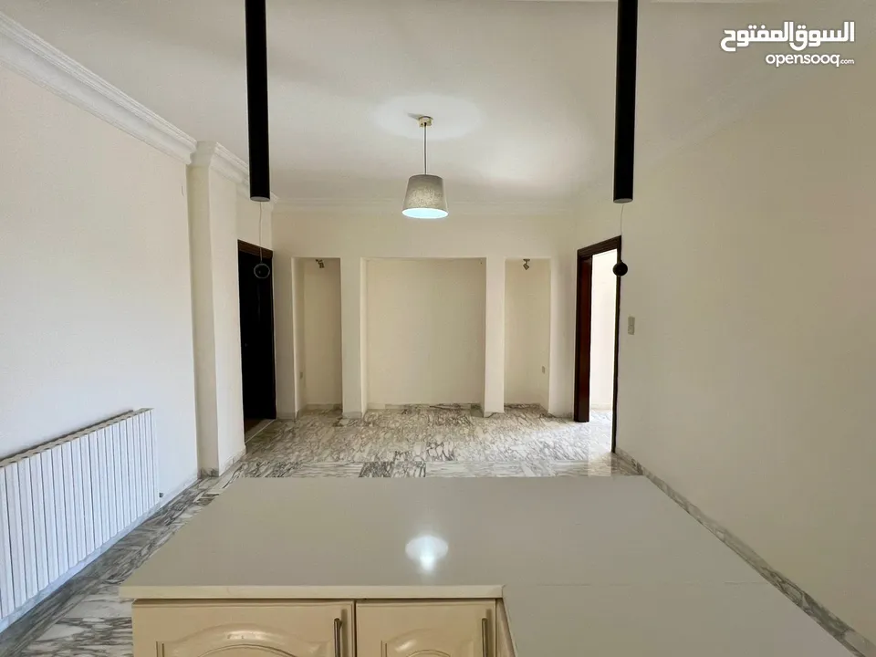شقه طابق اول من فيلا فارغه للإيجار في دابوق - ref : 14625