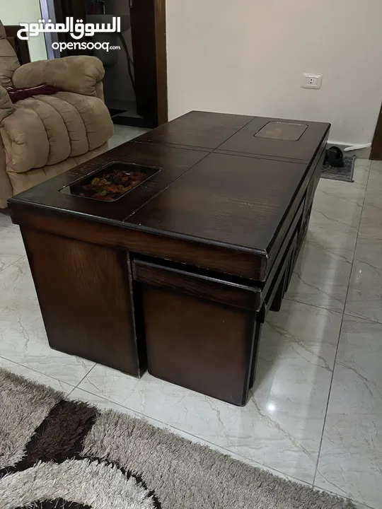 طاولة غرفة جلوس