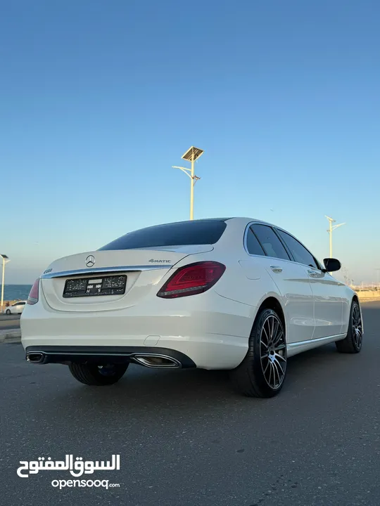 مرسيدس C300 4matic موديل 2020  نظيفه جداً