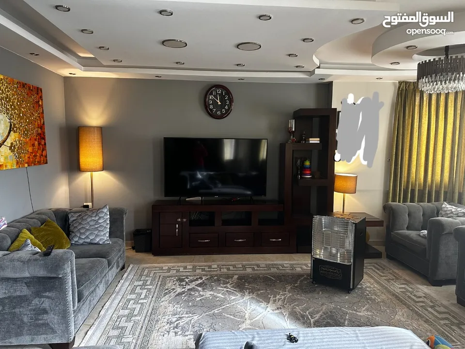 خزانة تلفزيون TV Unit بحالة جيدة