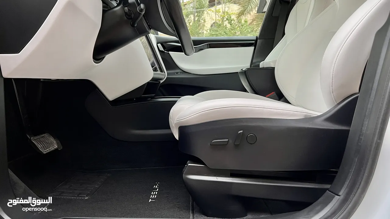 Tesla model X 2020