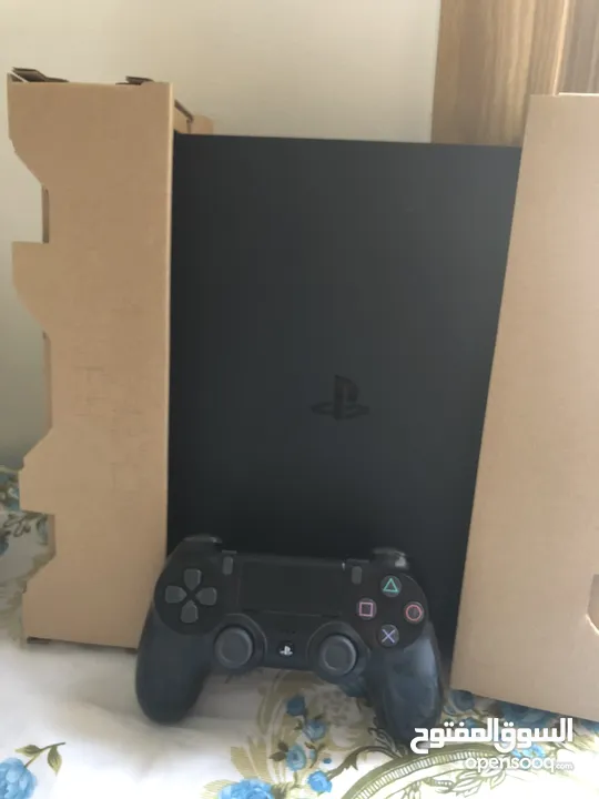 Ps4 Slim 1TB with one controller