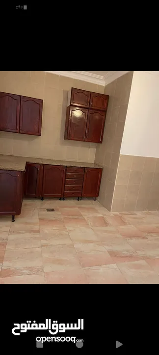 شقه فارغه للايجار - 2 غرف نوم + طابق ارضي  250 شهري