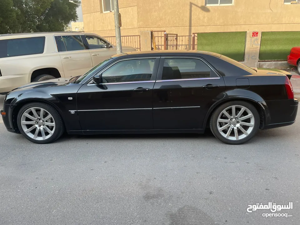 للبيع كرايزلر  SRT8 اصلي 2007