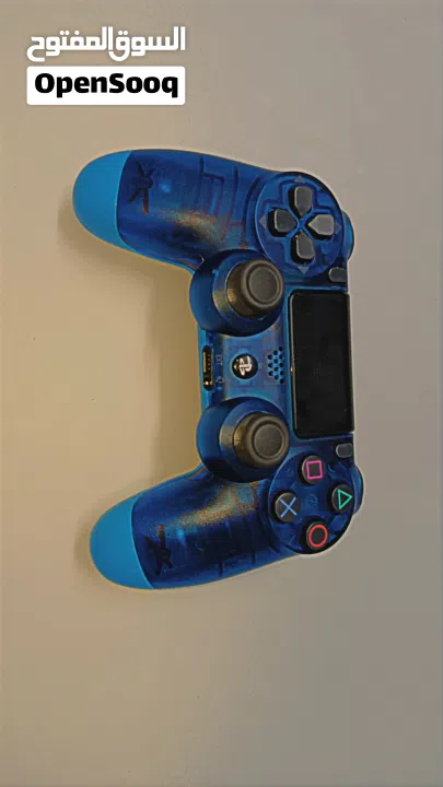بلايستيشن4 مستعمل بحاله ممتازه جدا معاه يد ولعبة فيفا 19.ولعبة وكراش