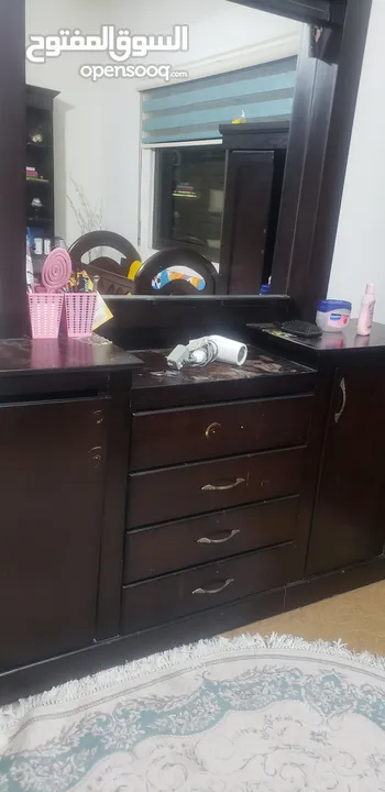 غرفة نوم مستعملة بحالة جيدة للبيع لون بني