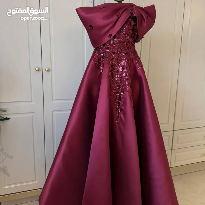 فساتين سهرة مصممة لتخطف الأنظار وتترك بصمتك في كل خطوة