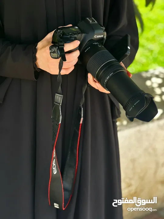 كاميرا Canon 5D Mark II مع عدسة زوم بسعر مغري!