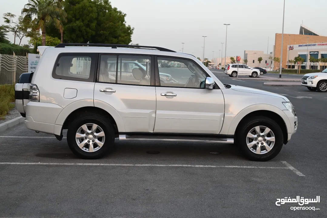 0% DP - ORIGNAL PAINT - MITSUBISHI PAJERO GLS 4WD 2016 - FIRST OWNER - FULL OPTION - GCC