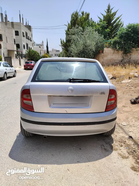 سكودا فابيا للبيع موديل 2004 اوتوماتيك بحالة الوكالة