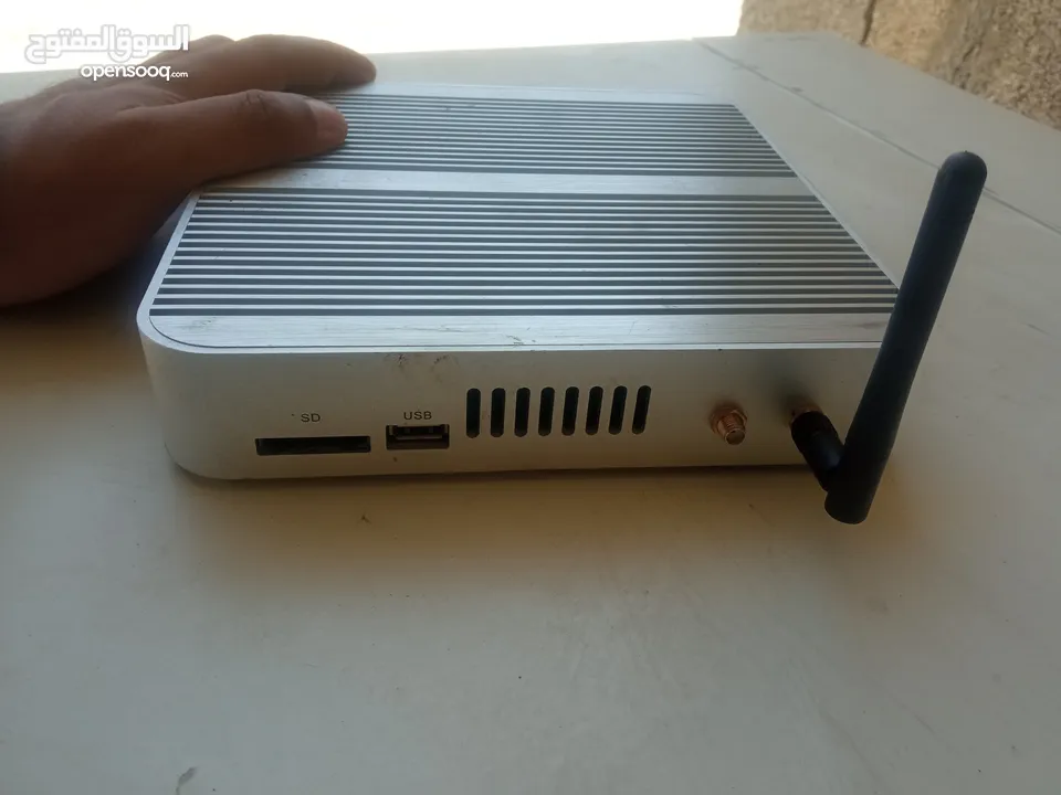 mini pc i3-7  مع محول اصلي  واصل