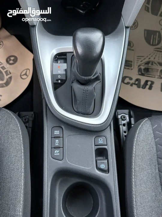 تويوتا ياريس كروس ترخيص 2022 محرك 1500 هايبرد جير أوتوماتيك 172 حصان