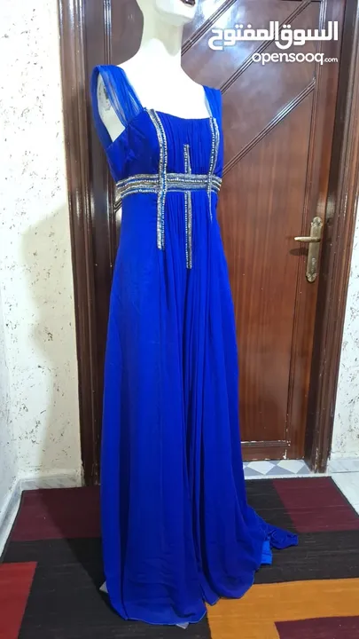 فساتين سايزات مختلفه