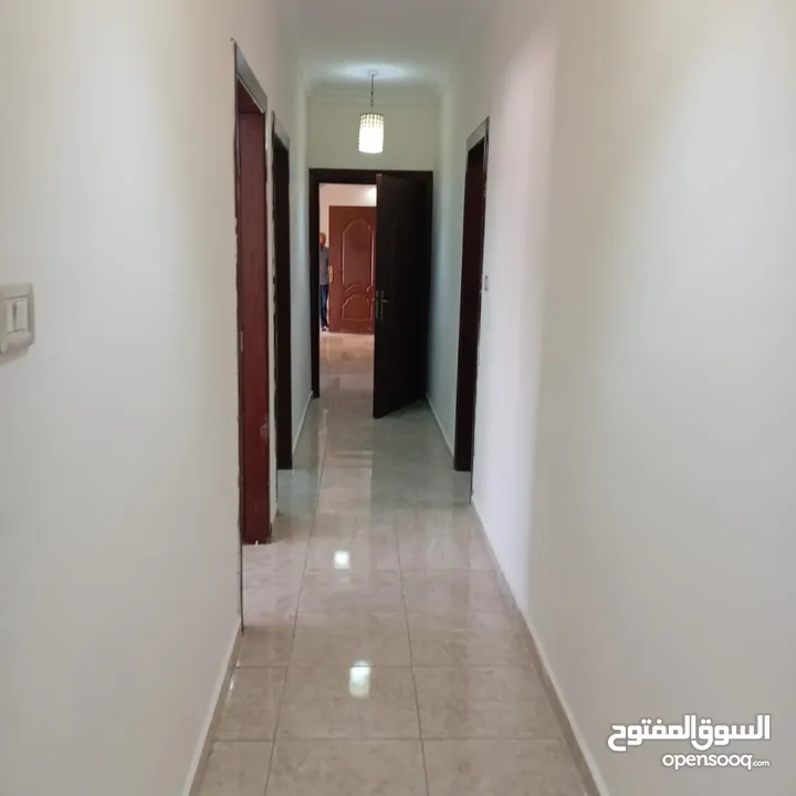 شقه فارغه مميزه للايجار ـ الرابيه ـ 160 متر