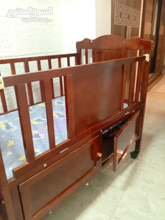 سرير اطفال