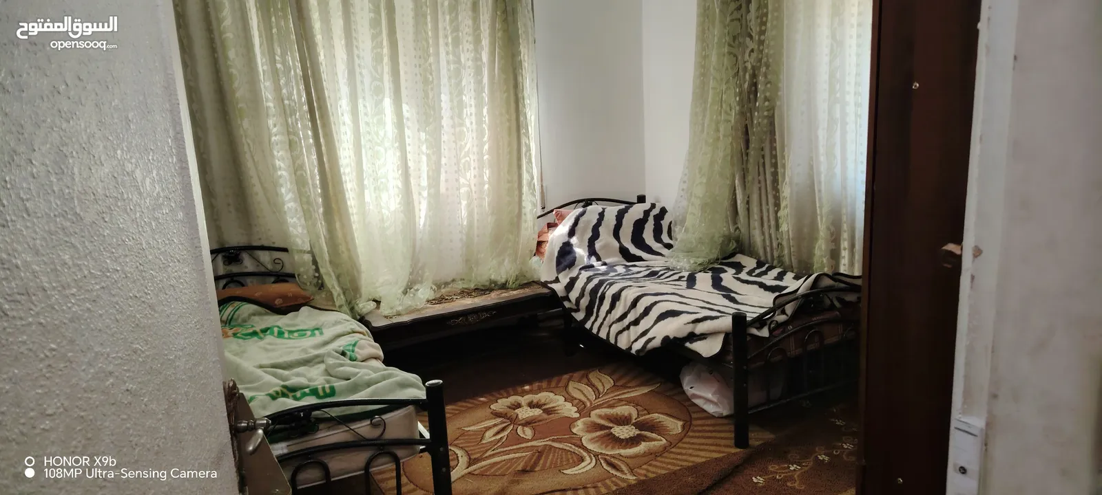 شقه طابق اول 82 م شارع الجامعه