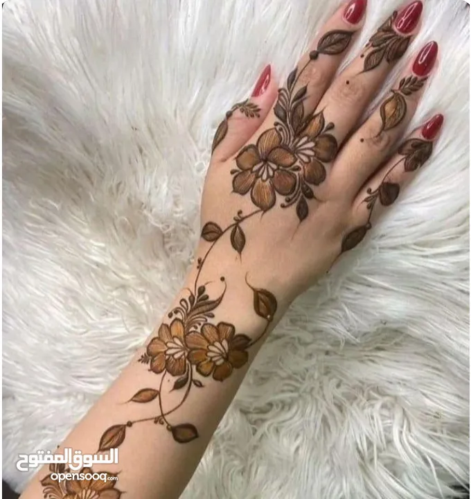 Henna Artist or Mehandi designs apply for Eid and all the parties and Occasions.