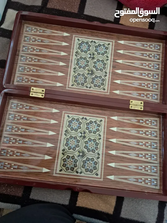 طاوله نرد برسمه جميله ومريحه بألوان زاهيه  سعر خرافي