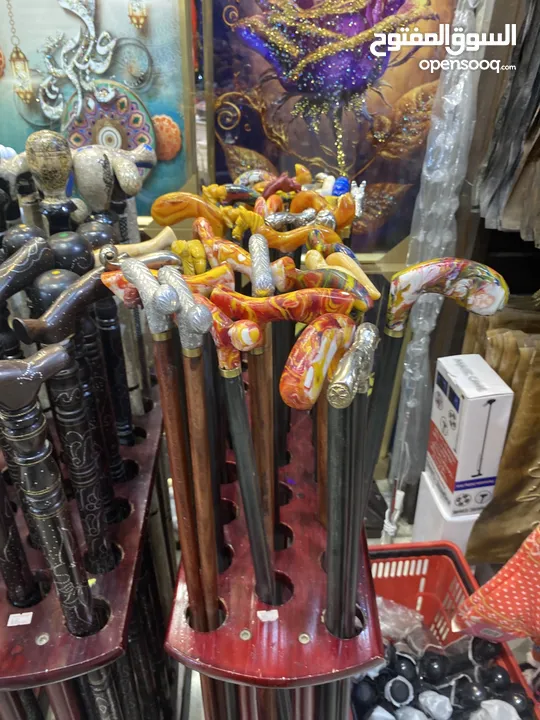 عكازة خشب متعددة الاشكال