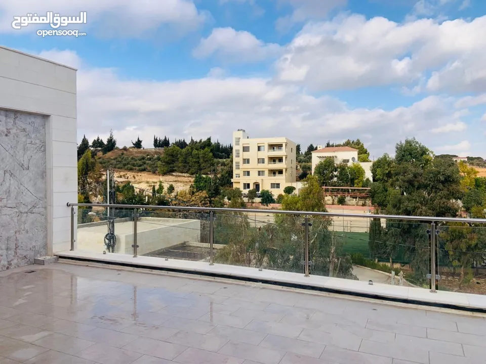 فيلا 3طوابق للإيجار - داخل كمباوند (جرين لاند) وبسعر مغري!!