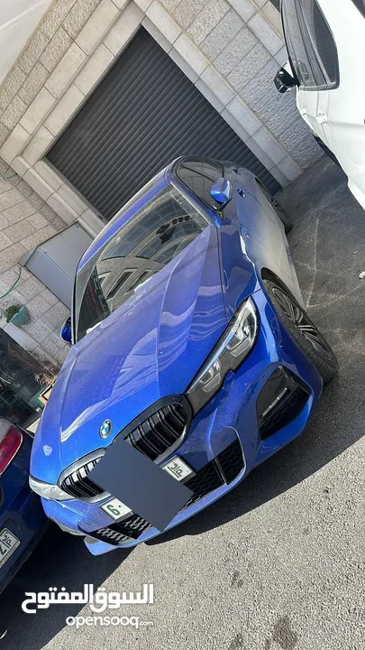 فرش بني مميزBMW 320i 2022