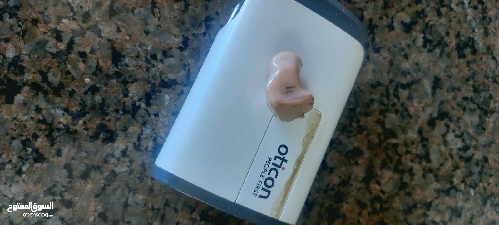 سماعه اذن لضعف السمع